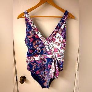La Blanca one piece Swimsuit! Never Worn!